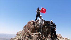 Ağrı'da Kösedağ'a zirve tırmanışı ile 15 Temmuz kutlandı