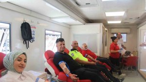 Malatya polisinden 15 Temmuz anısına kan bağışı