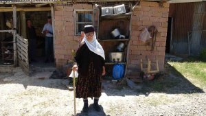 Torununun torununu gören 99 yaşındaki Zeynep Çınar 100'üncü yaşı için gün sayıyor