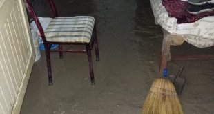 Kars'ta sel nedeniyle bir köyde ev, ahır ve yollar zarar gördü