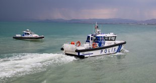 'Van Denizi'nin cankurtaranı polisler