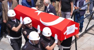 Erzincan'daki trafik kazasında ölen komiser ve annesi Erzurum'da defnedildi