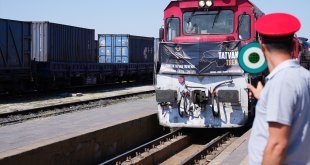 Turistik Tatvan Treni Elazığ'da mola verdi, yolcular şehri gezdi