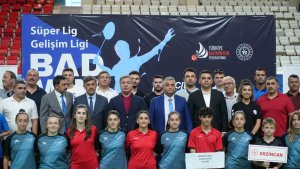 Erzincan'da Badminton Süper Ligi ve Gelişim Ligi müsabakaları başladı