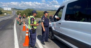 Ardahan'da otobüs kazalarına dikkati çekmek amacıyla trafik denetimi yapıldı