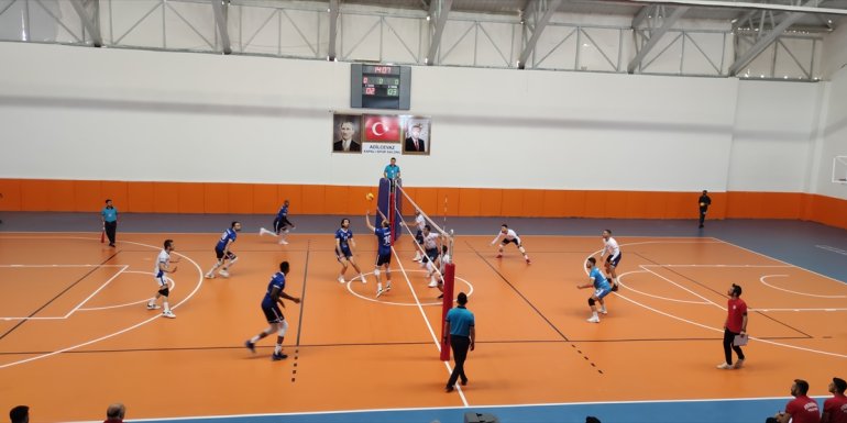 adilcevaz tursad voleybol takimi evinde kayseri ekibini yendi bitlis haberleri