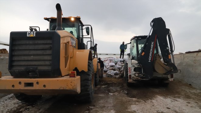 hayvanlar Ağrılı besicilerden için bölgesindeki yardımı deprem silajı mısır 3