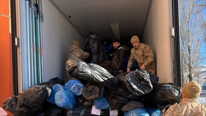 Erzincan'a gelen depremzedelerin Gençlik ve Spor Bakanlığı yurtlarına yerleştirilmesine başlandı