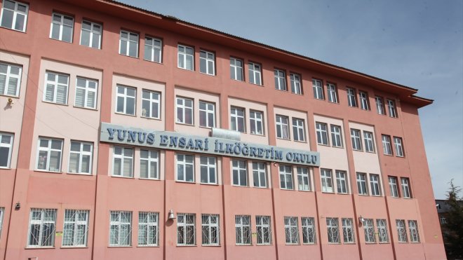 Ahlat'taki Yunus Ensari İlk ve Ortaokulu tedbiren boşaltıldı