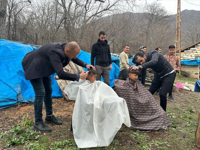 tıraş etti HAKKARİ çocukları yaşlı köydeki - Şemdinli