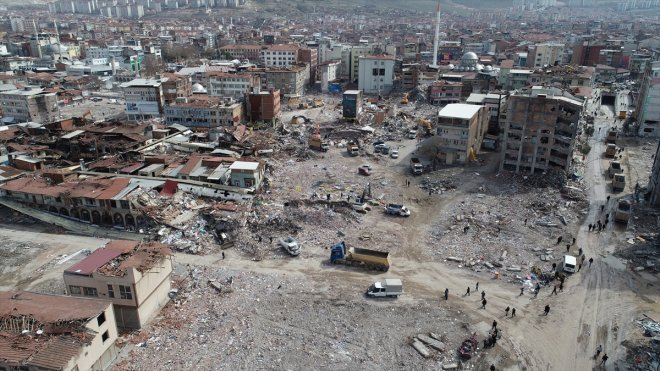 Depremden etkilenen Malatya'da hasarın boyutları her geçen gün daha da belirginleşiyor