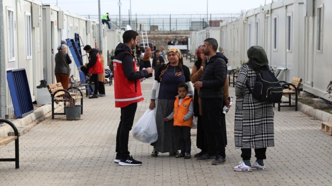 Van'dan giden ekipler Malatya'da vatandaşlara psikososyal destek veriyor