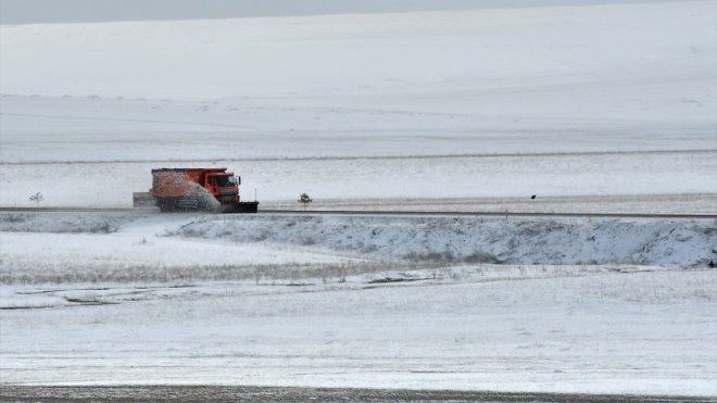 Erzurum, Kars ve Ardahan ilkbaharda yağan karla beyaza büründü