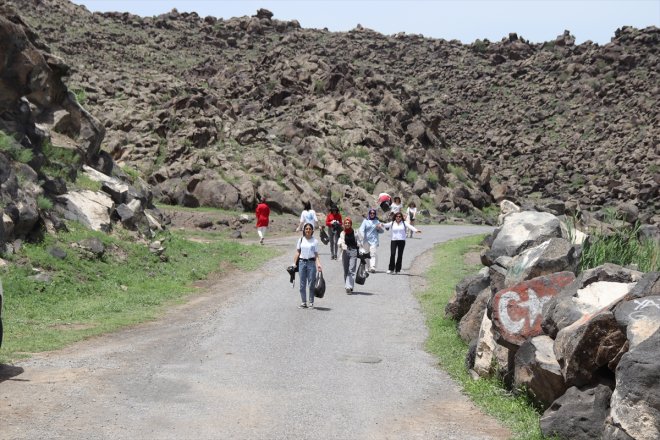 öğrenciler temizlik Akademisyen Milli Dağı yaptı Parkı