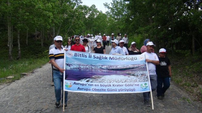 Nemrut Krater Gölü'nde "Obezite Farkındalık Yürüyüşü" düzenlendi