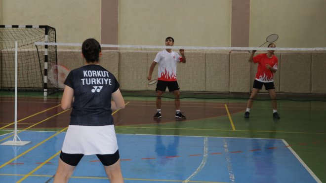 Erzincan, badmintoncu yetiştirmedeki başarısıyla dikkati çekiyor