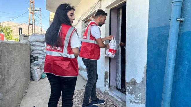 Van'da ihtiyaç sahibi ailelere kurban eti dağıtıldı