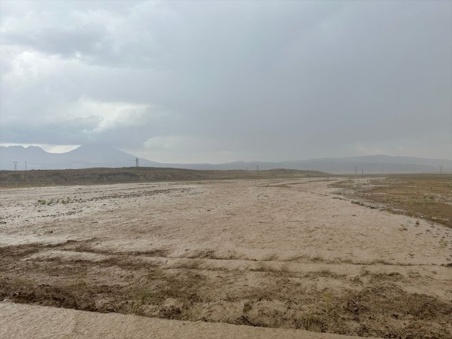 kapandı kara AĞRI - Türkiye-İran nedeniyle ulaşıma Sel yolu 1