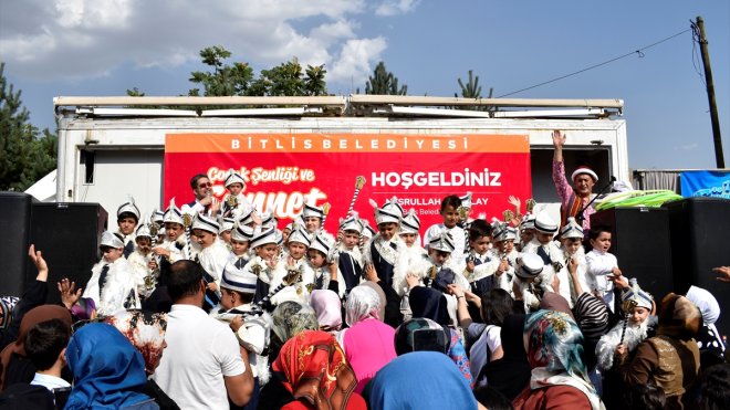 Bitlis'te toplu sünnet şöleni düzenlendi