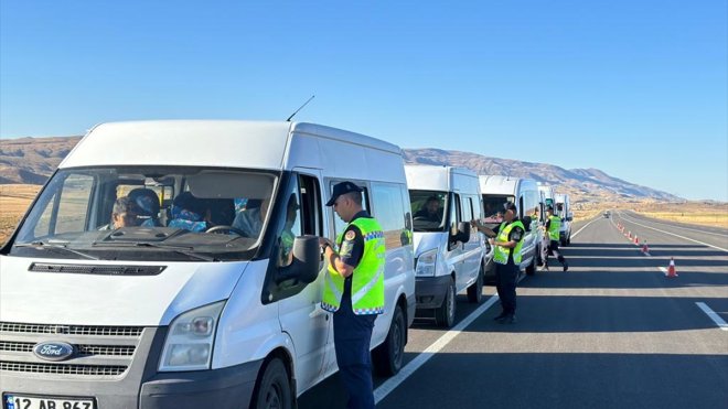 Karlıova'da okul servisleri denetlendi