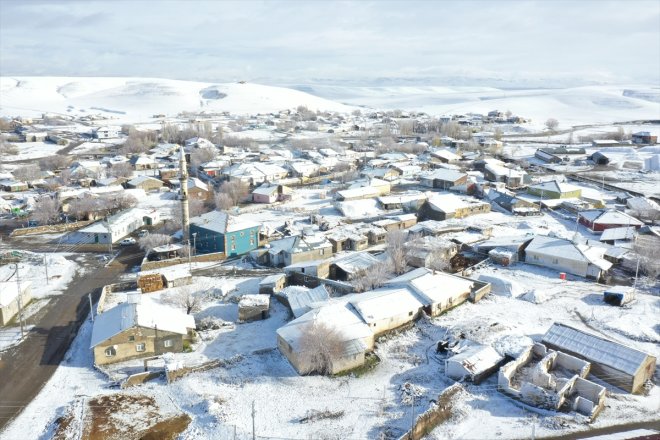 merkezi dronla diğer yerleri - şehir yerleşim ile kaplanan Karla AĞRI görüntülendi 14