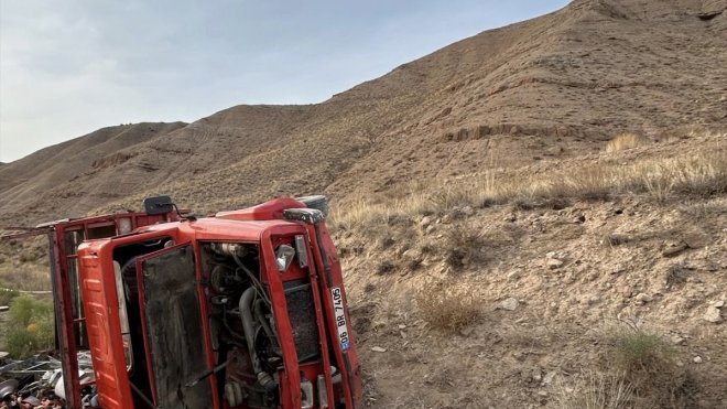 Erzincan'da kamyonetin devrilmesi sonucu 1 kişi öldü