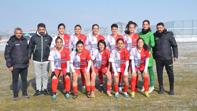 Yüksekova Belediye Spor, Megapolspor'u 2-0 yendi