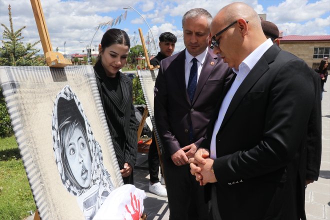 kefiyelere resmini acıların öğrencileri çizdi Ağrı