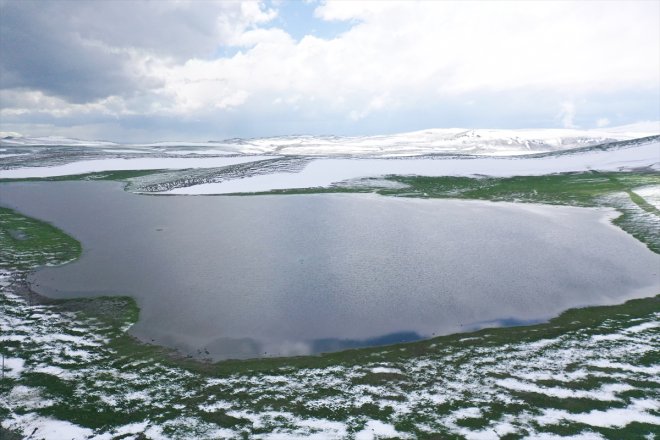 yükseklerinde düzlüklerinde yaşanıyor kış, bahar Ağrı