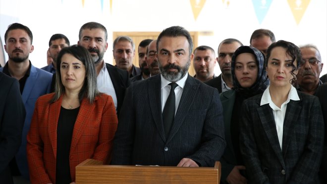 Hakkari, Bitlis ve Muş'ta AK Parti teşkilatları 27 Mayıs darbesini kınadı