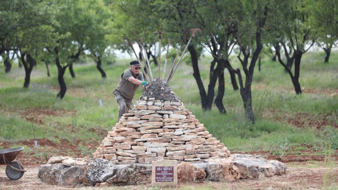 Elazığ'ın Nimri köyündeki gelenek Fransız sanatçının heykeli ile yaşatılacak