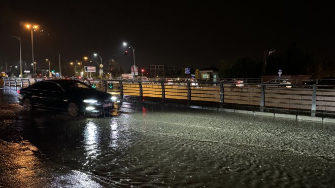 Elazığ'da sağanak etkili oldu