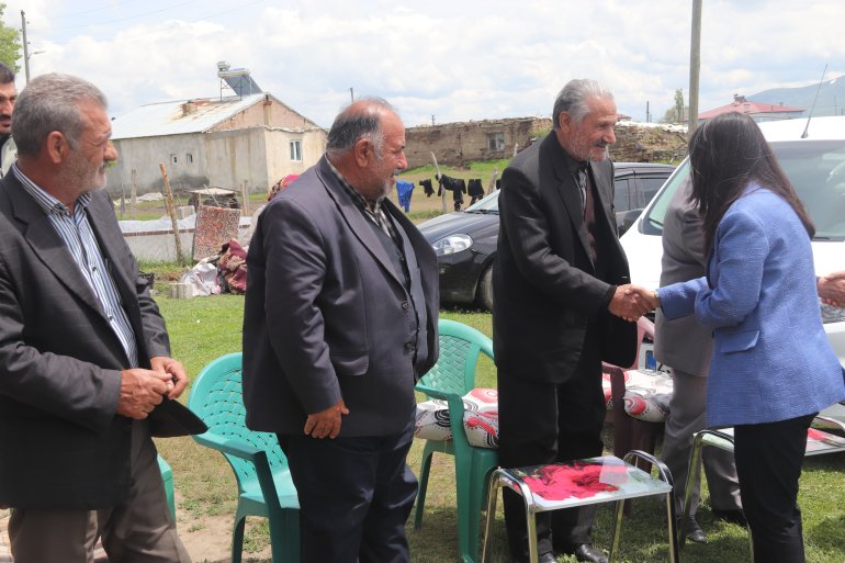 Eş Başkanlar Aras ve Akkuş iki aile arasındaki husumeti barışla sonuçlandırdı.2