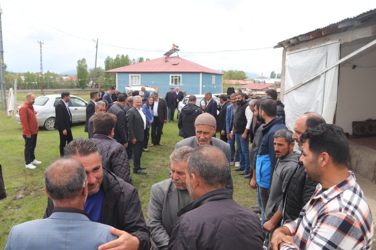 Eş Başkanlar Aras ve Akkuş iki aile arasındaki husumeti barışla sonuçlandırdı.6