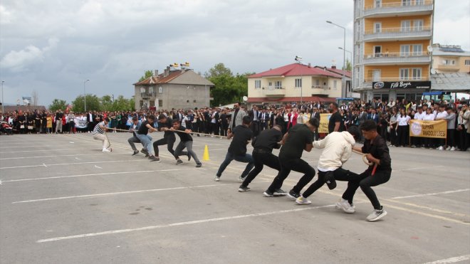 Malazgirt'te 19 Mayıs Atatürk'ü Anma Gençlik ve Spor Bayramı kutlandı