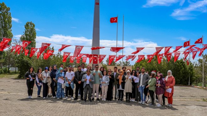 Van'da 1915 olayları sırasında Ermeni çetelerince katledilenler anıldı