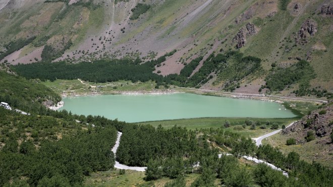 Nemrut Krater Gölü, bayram tatilinde doğaseverlerin tercihi oldu