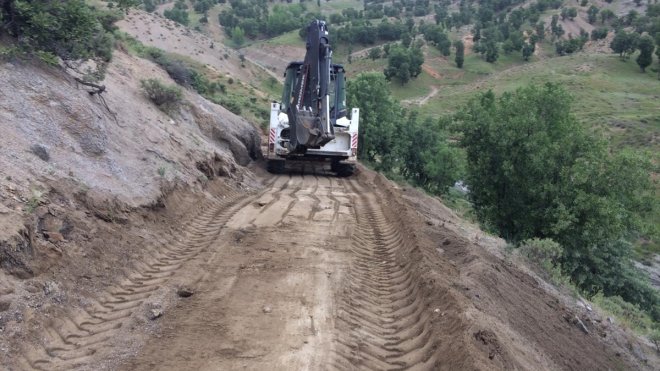 Doğanşehir Belediyesi temizlik ve onarım çalışmalarını sürdürüyor