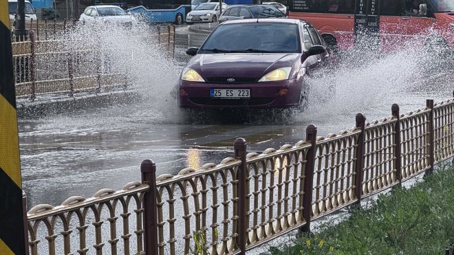 Erzurum'da sağanak etkili oldu