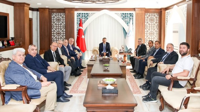 İstanbul Sanayi Odası heyeti Hakkari'de ziyaretlerde bulundu