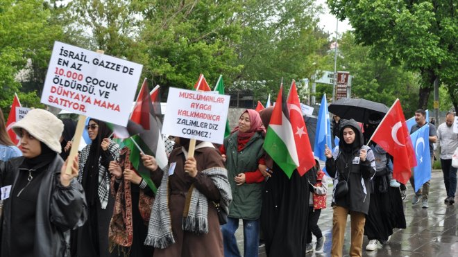 Kars'ta sağlık çalışanları Gazze için 30 haftadır 'sessiz yürüyüş' yapıyor