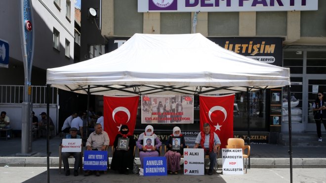 Muşlu ailelerden çocuklarına 'Teslim olun' çağrısı