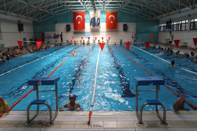 karşı bilmeyen eğitiliyor çocuklar boğulma kazandırılıp riskine yüzme spora Ağrı