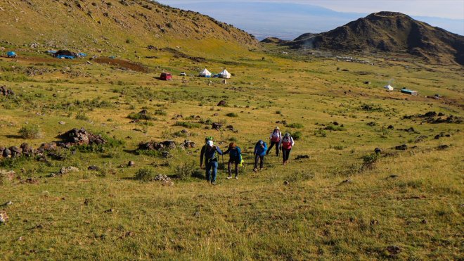 Ağrı çukurları yeni rotası oldu 500 rakımındaki 3 bin Dağı