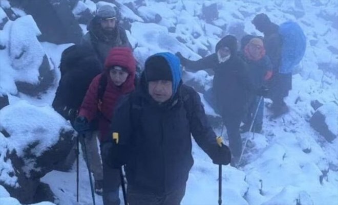 tırmanışında 2 yolunu kurtulmuş kaybeden Dağı arkadaşını ölümden akademisyen, bularak Ağrı 2