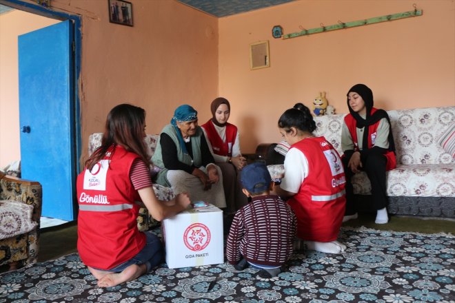 ulaştırdığı yaşlıların yardım Kızılay AĞRI temizliyor - Türk Ağrı