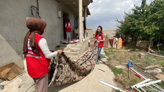 yardım evlerini temizliyor ulaştırdığı de Ağrı