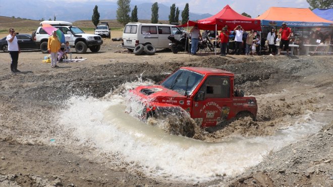 Erzincan'daki off-road yarışları başladı