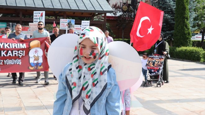 Erzurum'da sağlık çalışanları Gazze için 'sessiz yürüyüş' yaptı