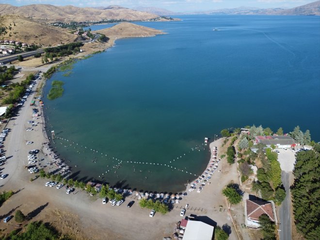 adresi sıcaklarda tatilcilerin Hazar Doğu